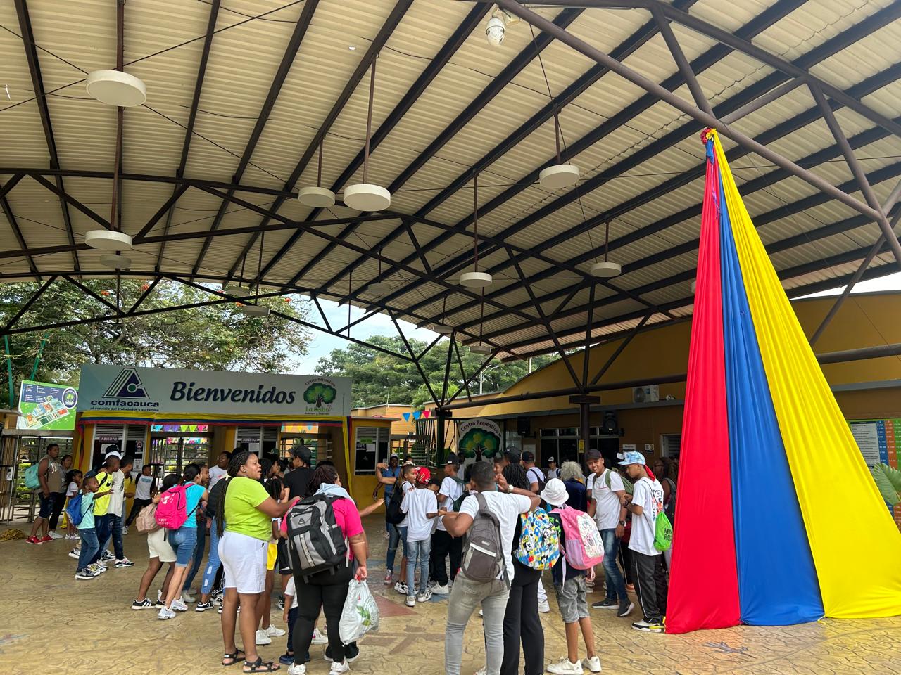 Comfacauca celebra el 20 de julio, Día de la Independencia en el Centro Recreativo La Ceiba