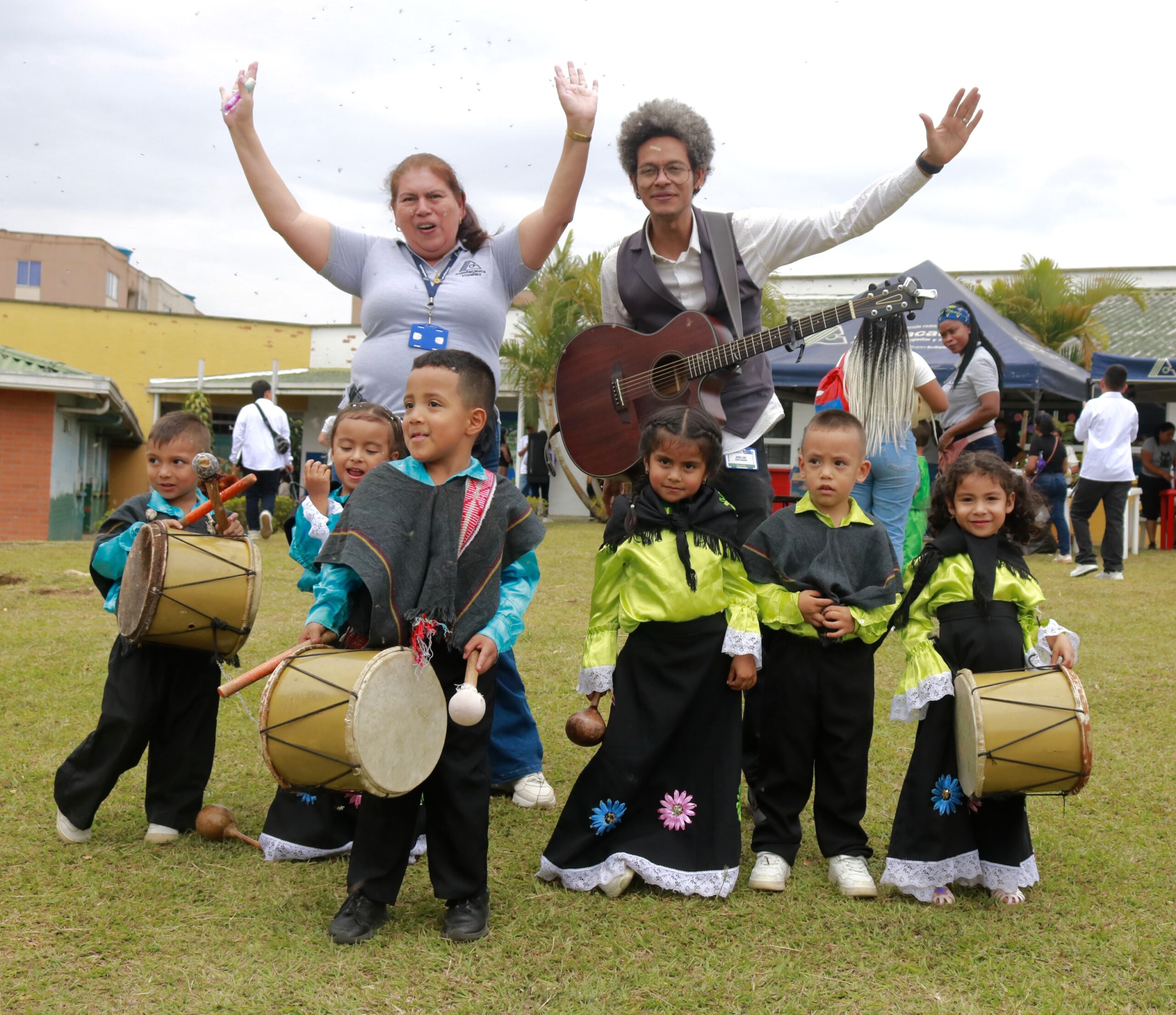 Danza, música y alegría marcaron la celebración de los 19 años del CAIF