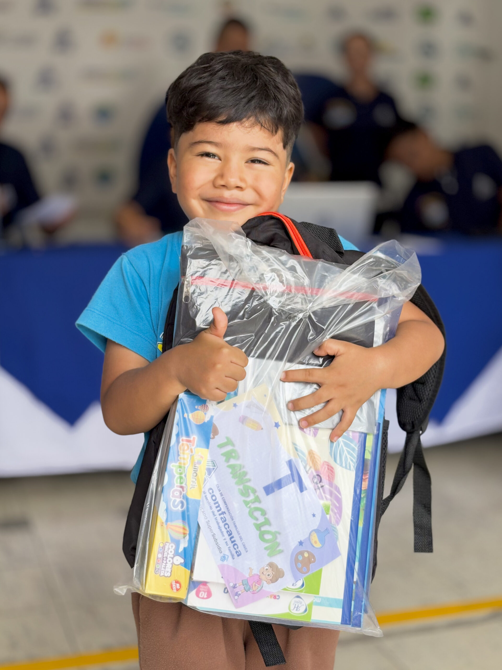 ¡Comfacauca acompaña el regreso a clases con los Kits Escolares 2026!