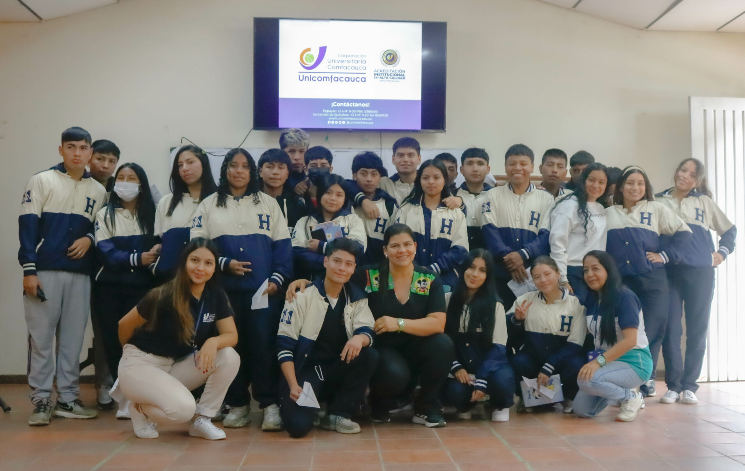 Comfacauca y Unicomfacauca inspiran a los jóvenes de La Institución Educativa Las Guacas a soñar en grande