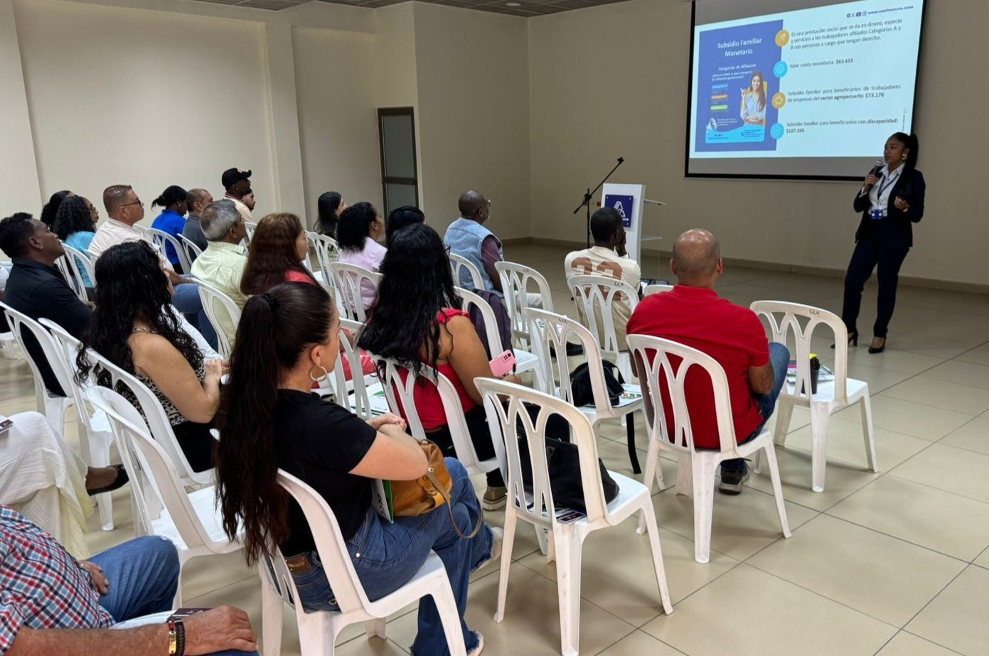 Escuela Empresarial Comfacauca: «Conectados con el Comercio» llegó a Puerto Tejada